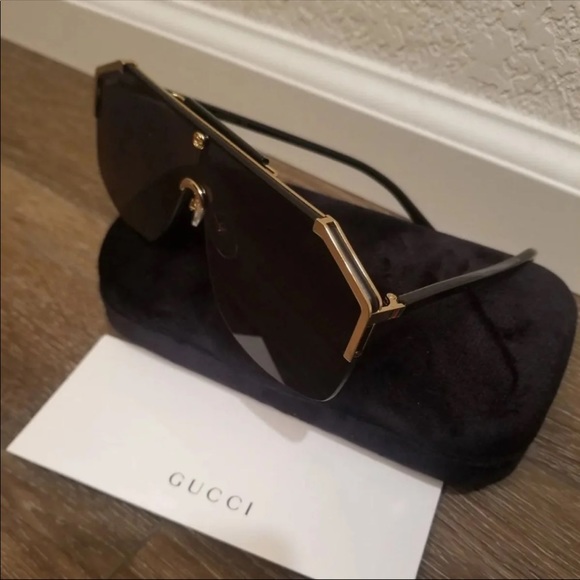 Gucci Sunglasses - Picture 6 of 15